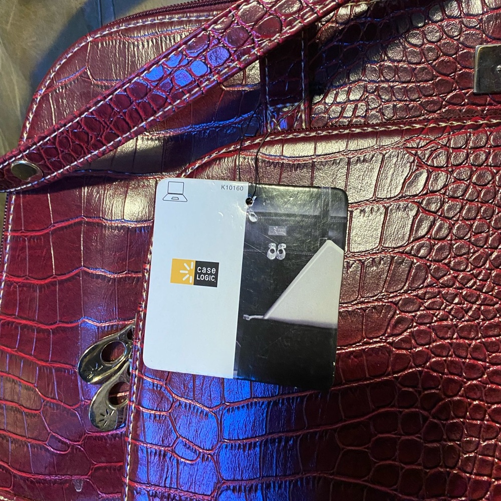 Burgundy Case Logic Leather Laptop Bag NWT - Picture 2 of 6